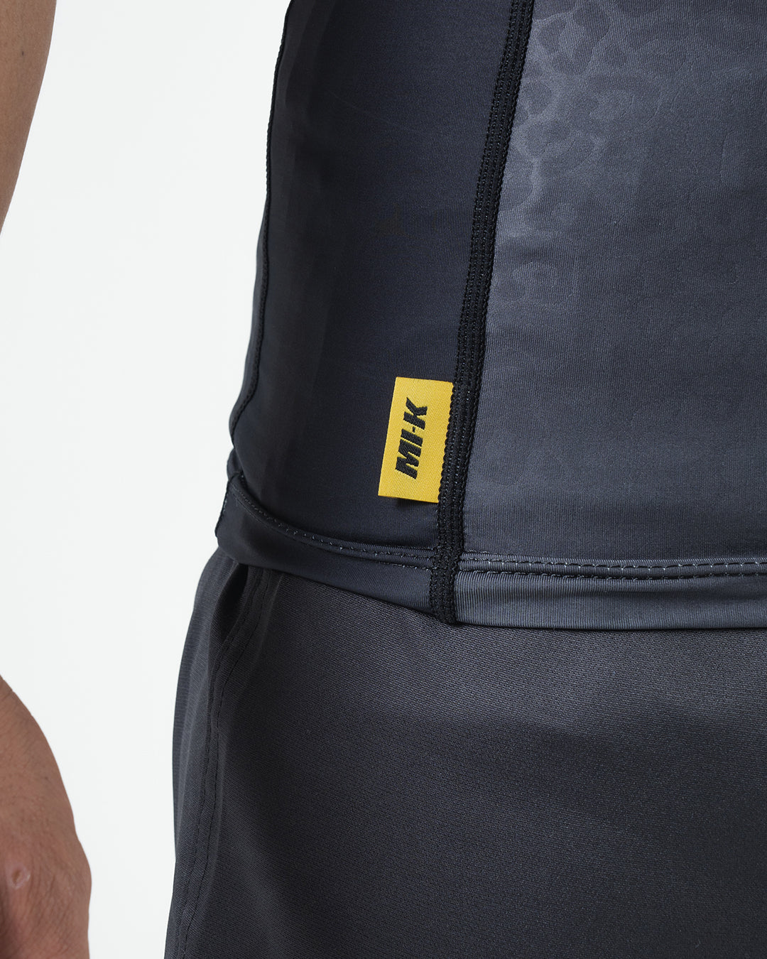 MI-K Roots Onca Pintada Rashguard